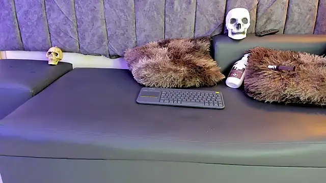 Snapshot of Rowan_Mills chatting on 09.21.25 Rowan Mills online show from 09.21.25