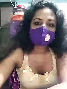 Snapshot of Anikaislam chatting on 10.08.25 Anikaislam online show from 10.08.25