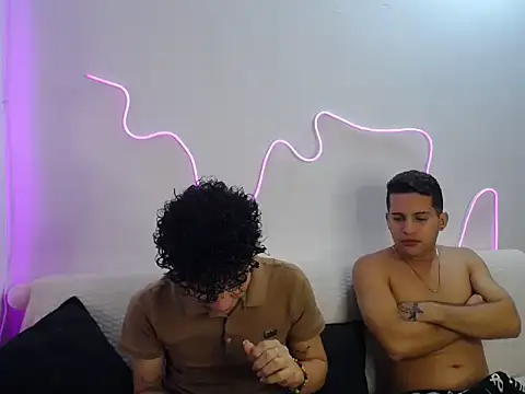 Snapshot of brutal_dirty_sex chatting on 09.21.25 brutal dirty sex online show from 09.21.25