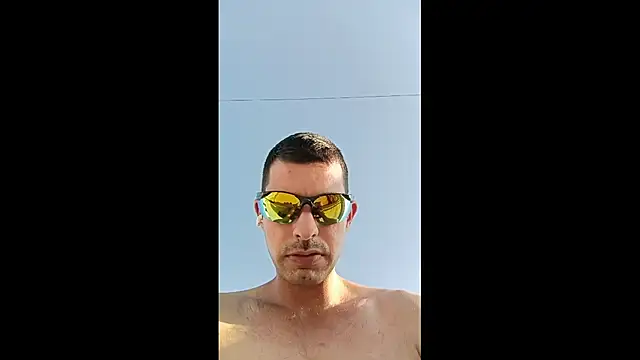 Snapshot of Greek_crazy_couple chatting on 10.10.25 Greek crazy couple online show from 10.10.25