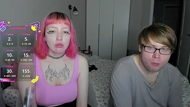 Couple Molly online show from 10.16.25
