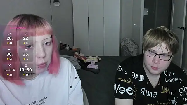 Couple Molly online show from 10.21.25