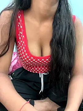 Snapshot of cute_parii_ chatting on 11.04.25 cute parii online show from 11.04.25