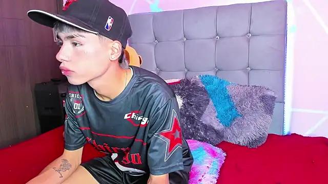 Snapshot of Playboy_Andersex chatting on 09.11.25 Playboy Andersex online show from 09.11.25