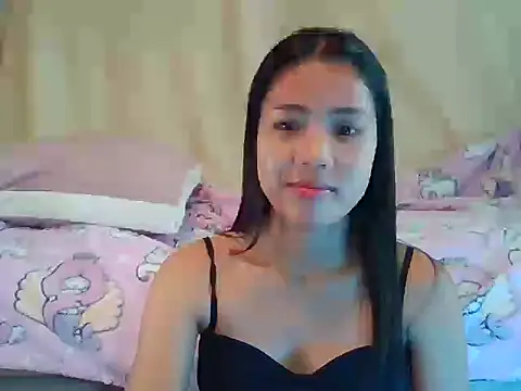 Snapshot of AnnewithanE chatting on 10.20.25 AnnewithanE online show from 10.20.25