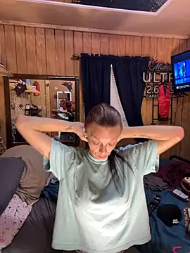 Snapshot of Kacinichole chatting on 10.04.25 Kacinichole online show from 10.04.25