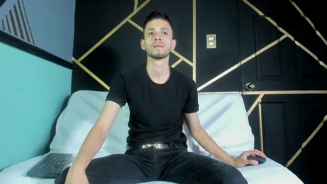 logan rogers  online show from 09.26.25
