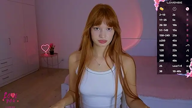 Snapshot of CuteAriel7 chatting on 09.22.25 CuteAriel7 online show from 09.22.25