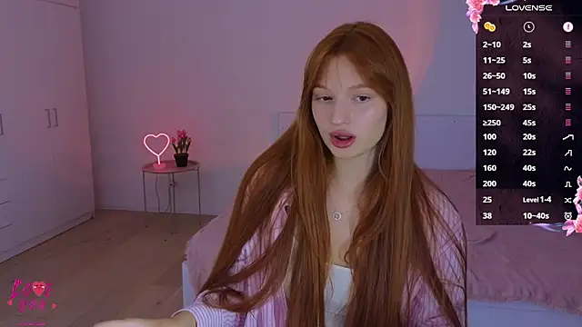 Snapshot of CuteAriel7 chatting on 09.24.25 CuteAriel7 online show from 09.24.25