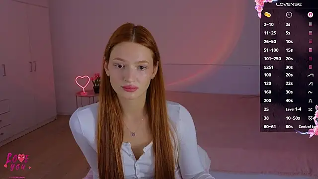 Snapshot of CuteAriel7 chatting on 09.29.25 CuteAriel7 online show from 09.29.25