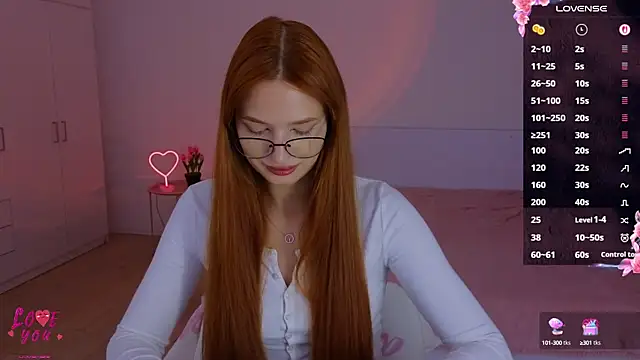 Snapshot of CuteAriel7 chatting on 09.30.25 CuteAriel7 online show from 09.30.25