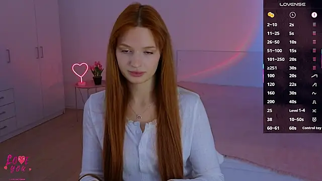 Snapshot of CuteAriel7 chatting on 10.04.25 CuteAriel7 online show from 10.04.25