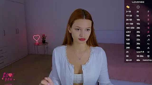 Snapshot of CuteAriel7 chatting on 10.11.25 CuteAriel7 online show from 10.11.25