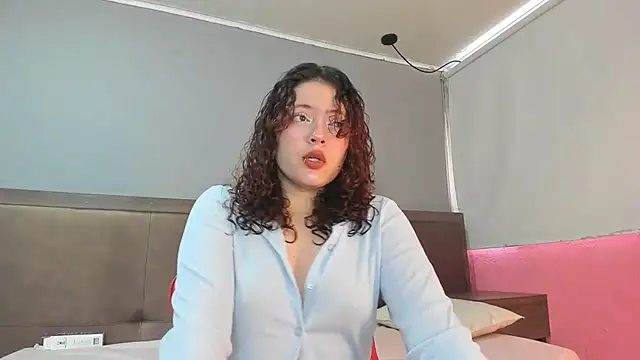 SamLuxuri online show from 09.29.25