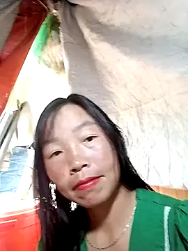 Snapshot of hera-00 chatting on 09.23.25 hera-00 online show from 09.23.25