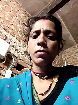 Snapshot of Xx_pooja chatting on 10.04.25 Xx pooja online show from 10.04.25