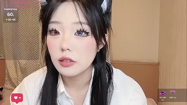 Snapshot of babyrita chatting on 10.30.25 babyrita online show from 10.30.25