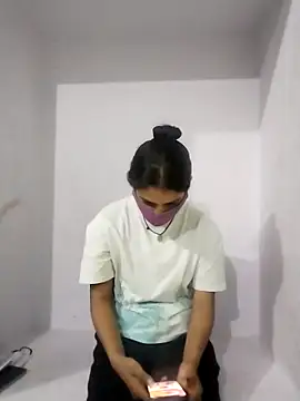 Snapshot of Student_girl2 chatting on 10.27.25 Student girl2 online show from 10.27.25