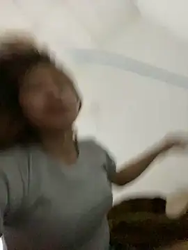 Snapshot of Mai_bb chatting on 09.10.25 Mai bb online show from 09.10.25