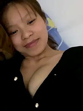 Snapshot of Mai_bb chatting on 09.11.25 Mai bb online show from 09.11.25