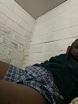 Snapshot of Wuu2now chatting on 10.27.25 Wuu2now online show from 10.27.25