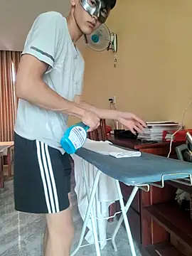 Snapshot of thienlong05 chatting on 10.12.25 thienlong05 online show from 10.12.25