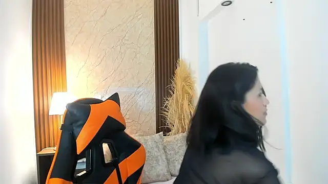 Snapshot of Thais_kim chatting on 09.15.25 Thais kim online show from 09.15.25
