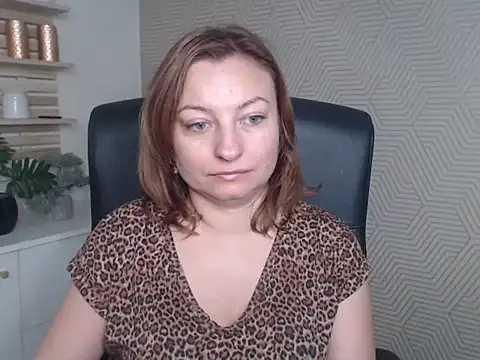 angelaSamt online show from 10.20.25