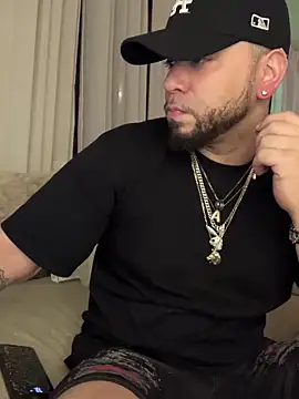 Snapshot of Brownroyal chatting on 09.16.25 Brownroyal online show from 09.16.25