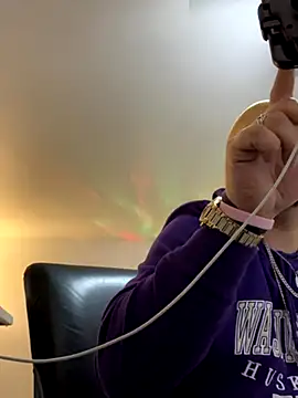 Snapshot of Brownroyal chatting on 10.19.25 Brownroyal online show from 10.19.25