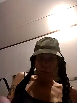 Snapshot of Lollacum3l chatting on 10.14.25 Lollacum3l online show from 10.14.25