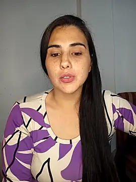 Snapshot of kariciasecreta chatting on 09.12.25 kariciasecreta online show from 09.12.25