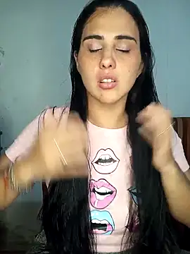 Snapshot of kariciasecreta chatting on 09.14.25 kariciasecreta online show from 09.14.25