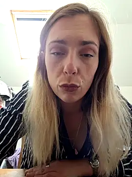 Snapshot of SexyAlya chatting on 09.26.25 SexyAlya online show from 09.26.25