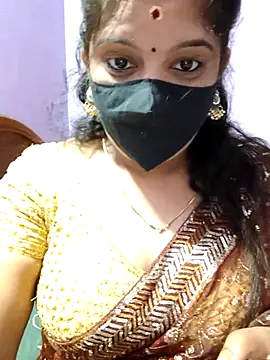 Snapshot of luci-queen chatting on 09.22.25 luci-queen online show from 09.22.25