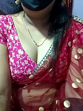 Snapshot of luci-queen chatting on 09.25.25 luci-queen online show from 09.25.25