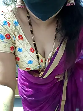 Snapshot of luci-queen chatting on 10.14.25 luci-queen online show from 10.14.25