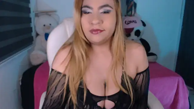 Snapshot of Sharonmendez chatting on 09.11.25 Sharonmendez online show from 09.11.25