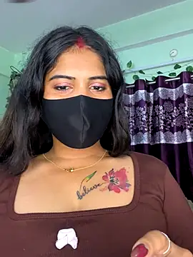 Snapshot of V-Hot-Sweti chatting on 09.15.25 V-Hot-Sweti online show from 09.15.25