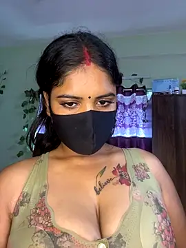 Snapshot of V-Hot-Sweti chatting on 09.27.25 V-Hot-Sweti online show from 09.27.25