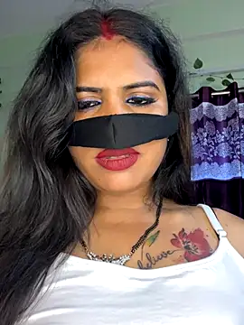 Snapshot of V-Hot-Sweti chatting on 09.30.25 V-Hot-Sweti online show from 09.30.25