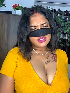 Snapshot of V-Hot-Sweti chatting on 10.02.25 V-Hot-Sweti online show from 10.02.25