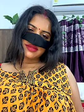 Snapshot of V-Hot-Sweti chatting on 10.03.25 V-Hot-Sweti online show from 10.03.25