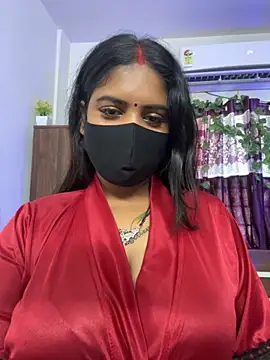 Snapshot of V-Hot-Sweti chatting on 10.15.25 V-Hot-Sweti online show from 10.15.25