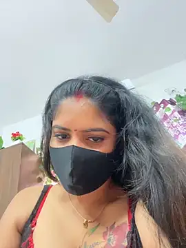 Snapshot of V-Hot-Sweti chatting on 10.25.25 V-Hot-Sweti online show from 10.25.25