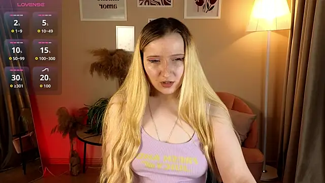 Snapshot of Milana_Key chatting on 09.21.25 Milana Key online show from 09.21.25