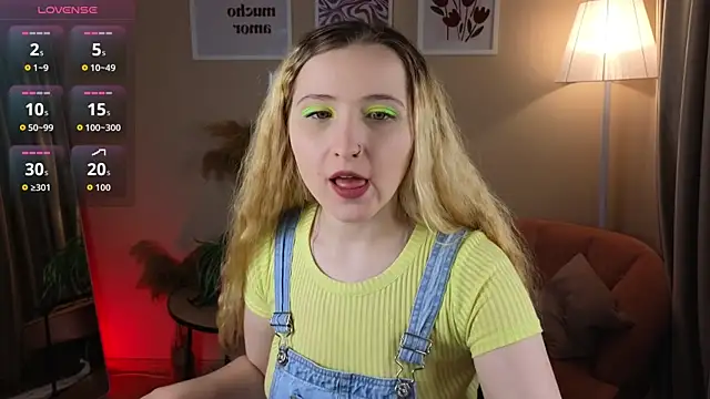 Snapshot of Milana_Key chatting on 10.07.25 Milana Key online show from 10.07.25