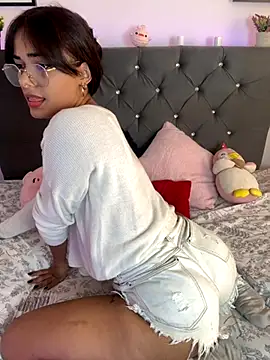 Snapshot of Im_Lyan chatting on 10.04.25 Im Lyan online show from 10.04.25