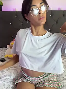 Snapshot of Im_Lyan chatting on 10.09.25 Im Lyan online show from 10.09.25