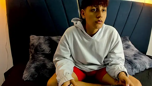 Snapshot of zeusapollofuck chatting on 09.11.25 zeusapollofuck online show from 09.11.25